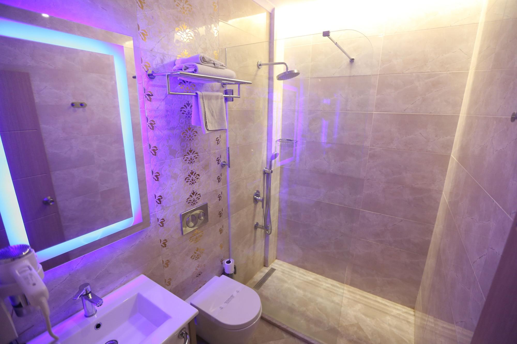 Random Suit Otel Istanbul Exterior photo